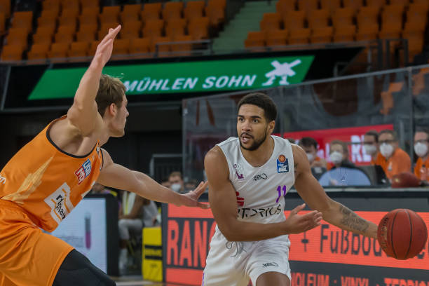 之间因篮球 之间因篮球