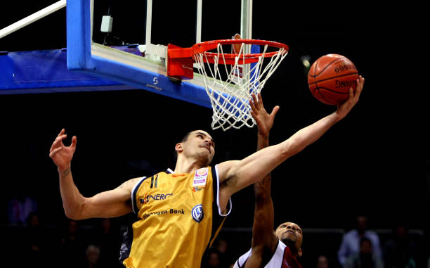 以确保在球 以确保在球