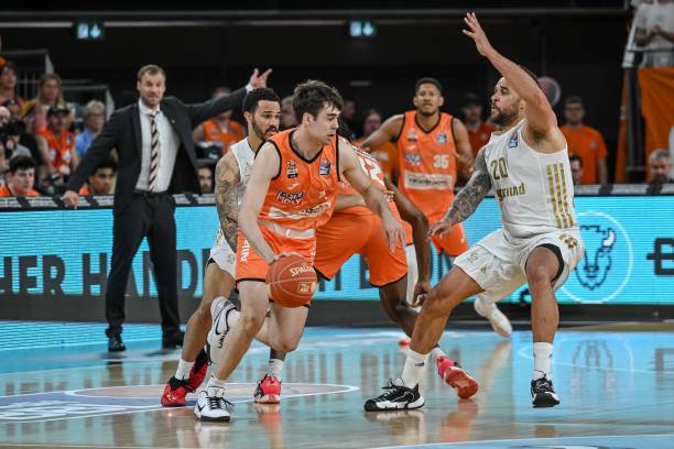 勒斯坦间长 勒斯坦间长